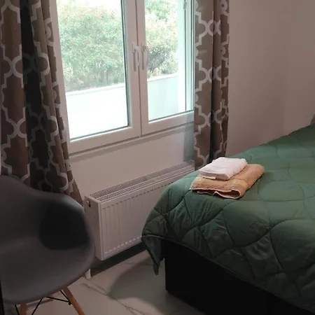 Relax In 90sqm Close To Airport ,shoping,embriolab Seaside Apartament *