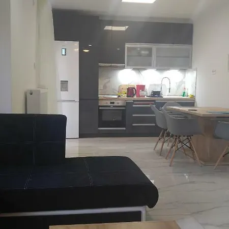 Relax In 90sqm Close To Airport ,shoping,embriolab Seaside * Salonic