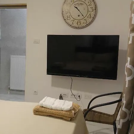 Relax In 90sqm Close To Airport ,shoping,embriolab Seaside Apartament