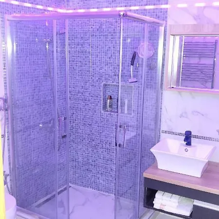 Relax In 90sqm Close To Airport ,shoping,embriolab Seaside Apartament