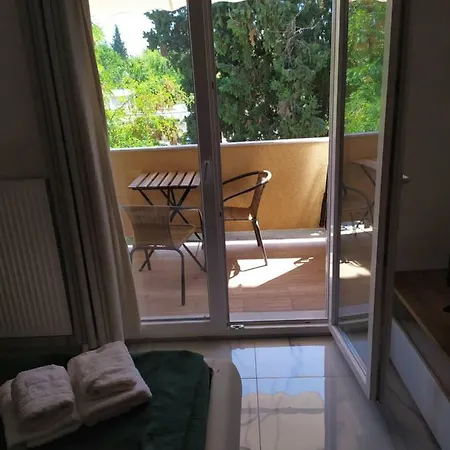 Relax In 90sqm Close To Airport ,shoping,embriolab Seaside Διαμέρισμα